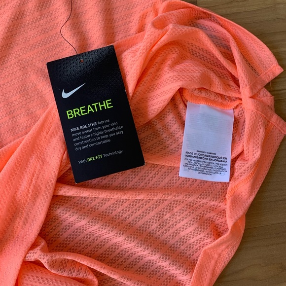 NWT Standard Fit Breathe Tank: Nike - Picture 15 of 16